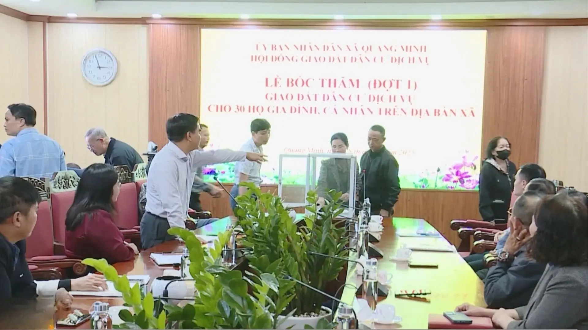 Gỡ nút thắt về đất dịch vụ sau hai thập kỷ